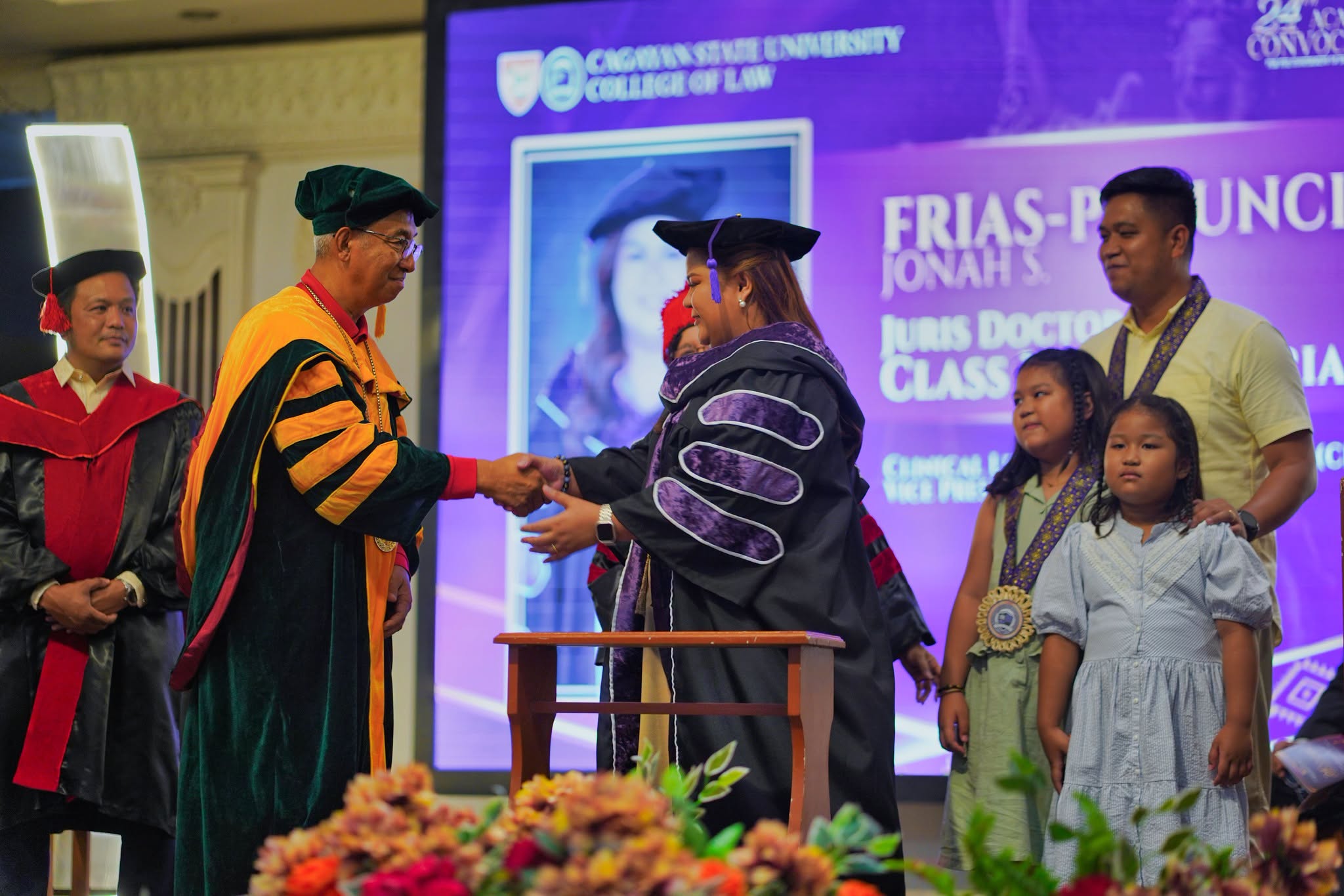 24TH-GRAD-COL-PHOTOSET photo 100